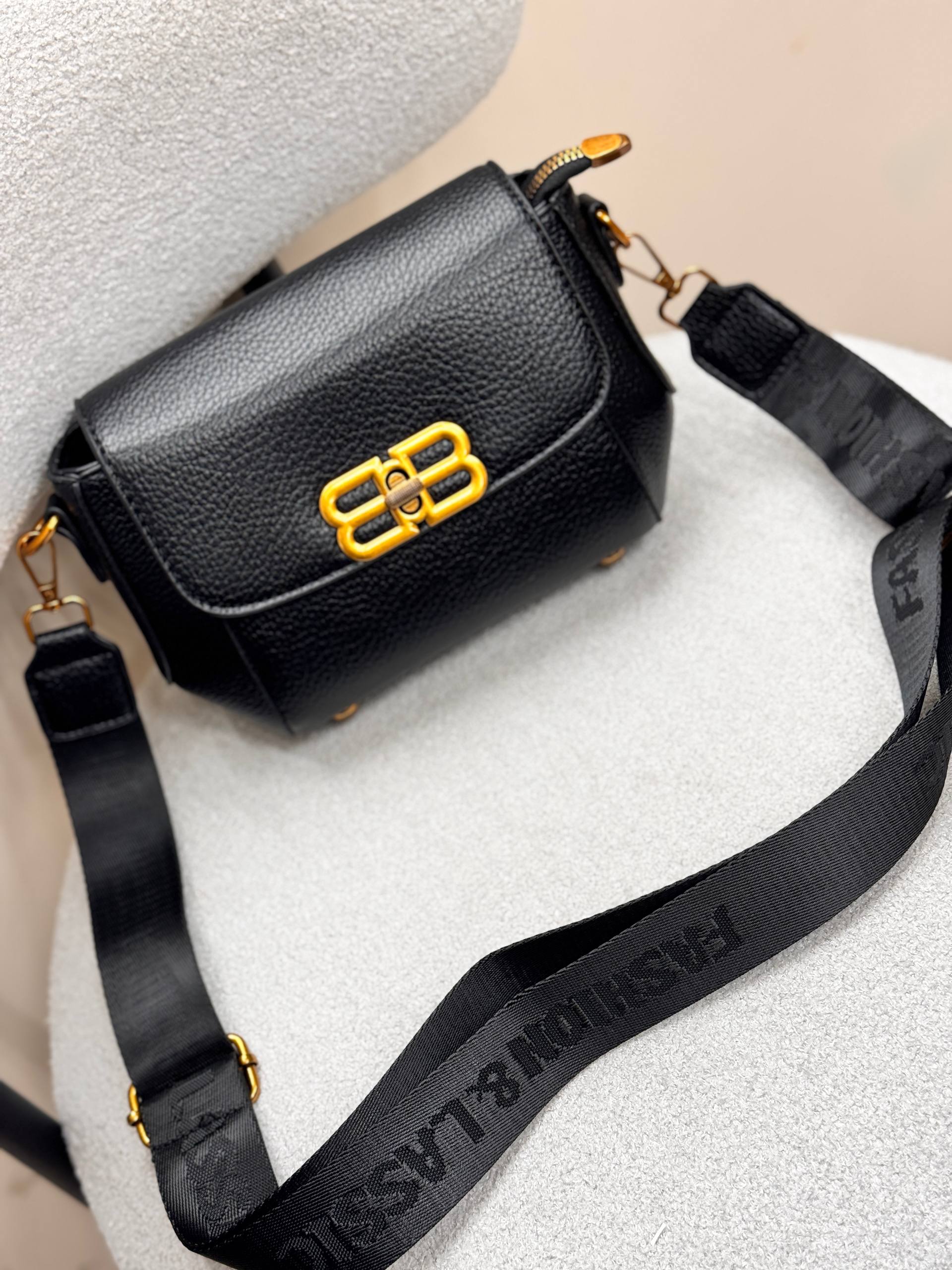 کیف وارداتی کد ۶٠